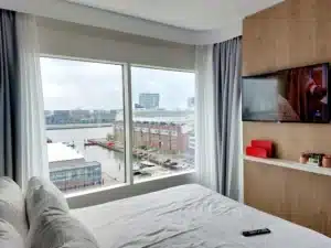 HOLIDAY INN EXPRESS NORTH RIVERSIDE