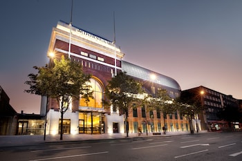 DORSETT SHEPHERDS BUSH