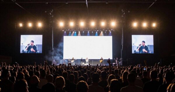 חבילה למלאני מרטינז | מנצ'סטר | 12.09.26