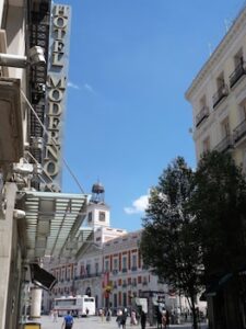 MODERNO